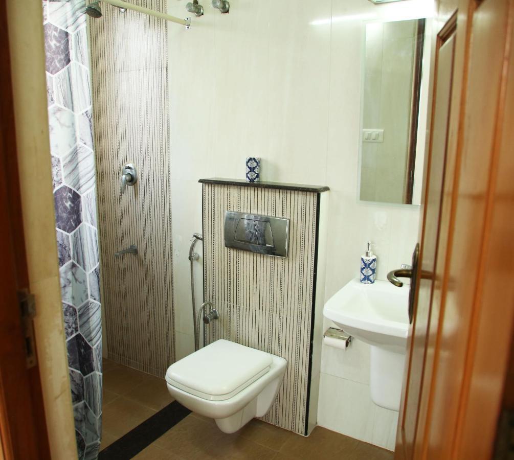 Kolam Elliots Beach Chennai Exterior foto